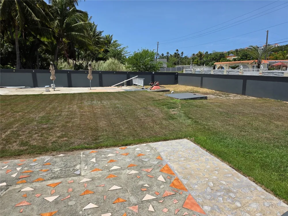 6690 ALBACORA Vega Alta, PR 00692