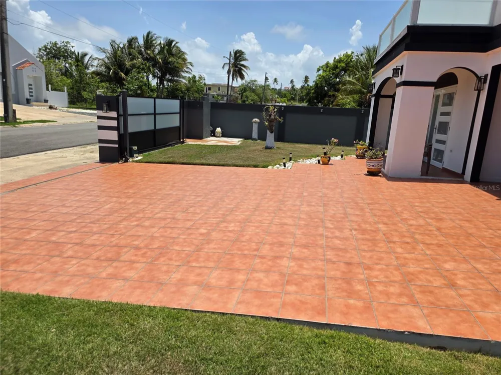 6690 ALBACORA Vega Alta, PR 00692