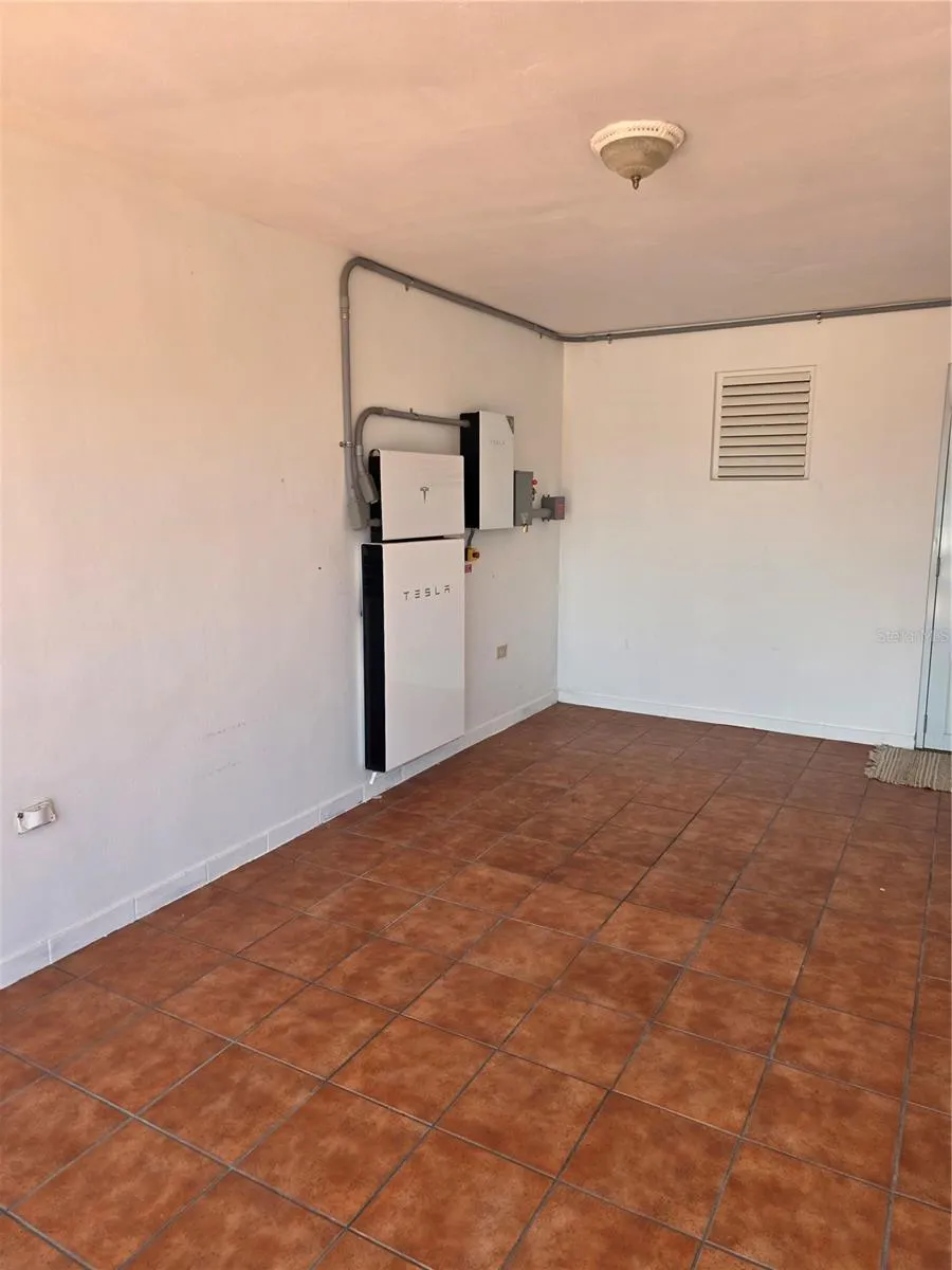 6690 ALBACORA Vega Alta, PR 00692