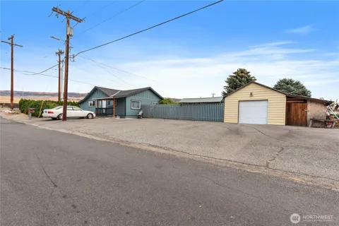 7 S Roland Avenue