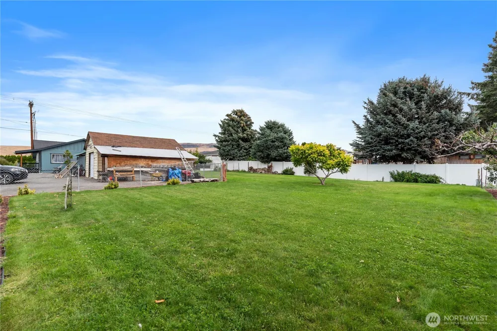 7 S Roland Avenue East Wenatchee, WA 98802