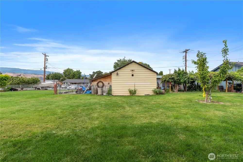 7 S Roland Avenue East Wenatchee, WA 98802