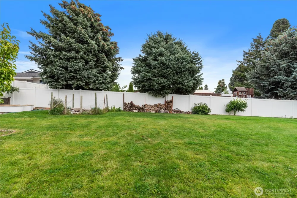 7 S Roland Avenue East Wenatchee, WA 98802