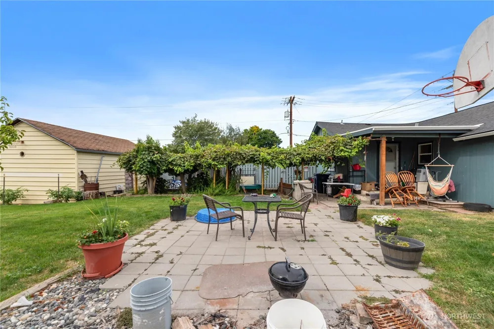 7 S Roland Avenue East Wenatchee, WA 98802