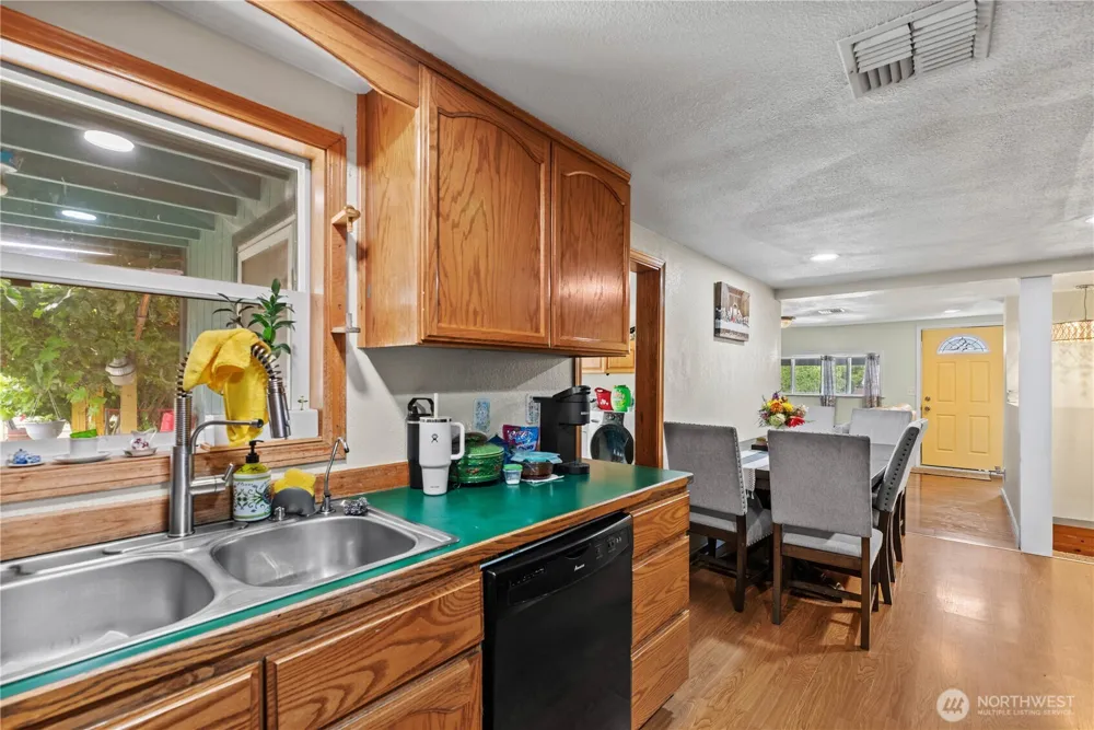 7 S Roland Avenue East Wenatchee, WA 98802