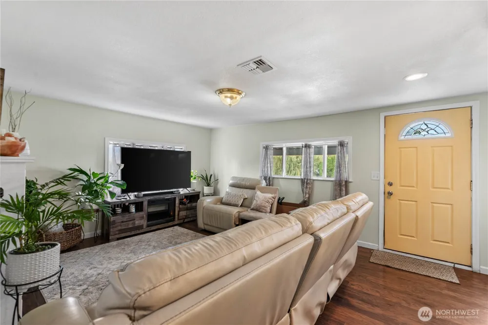 7 S Roland Avenue East Wenatchee, WA 98802