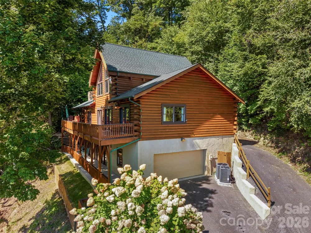 10 Cougar Lane Maggie Valley, NC 28751