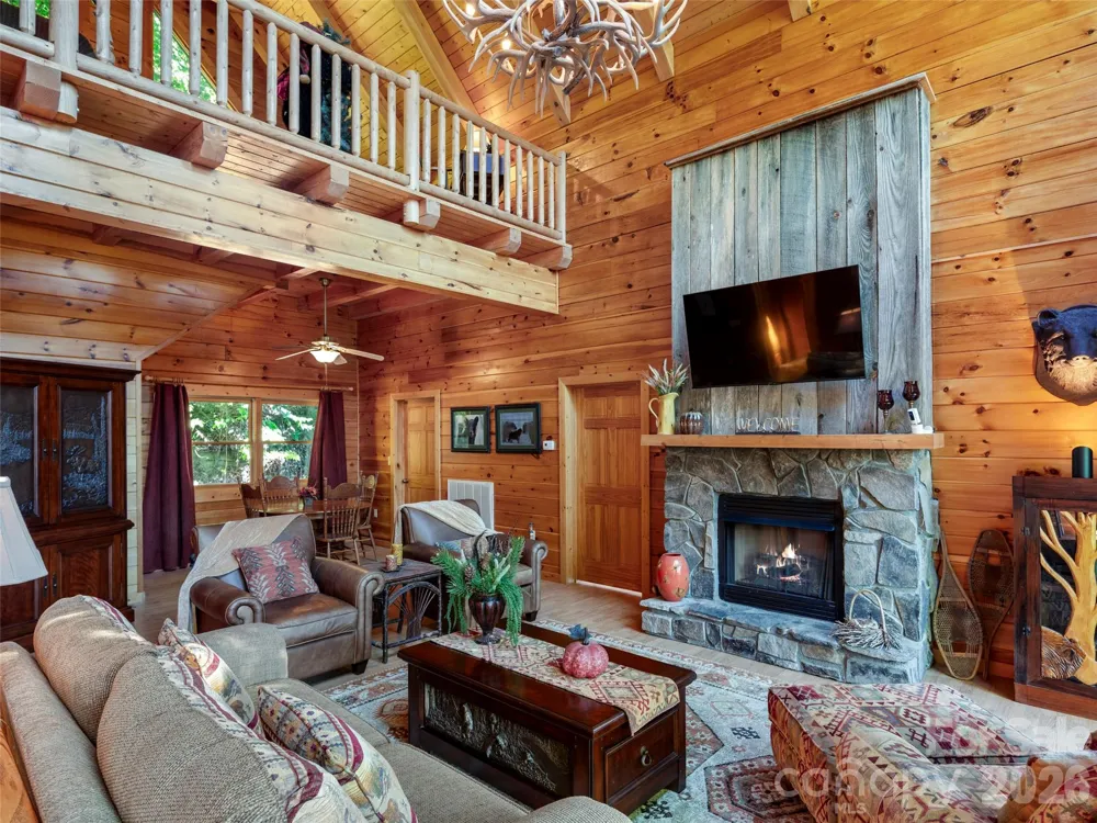 10 Cougar Lane Maggie Valley, NC 28751
