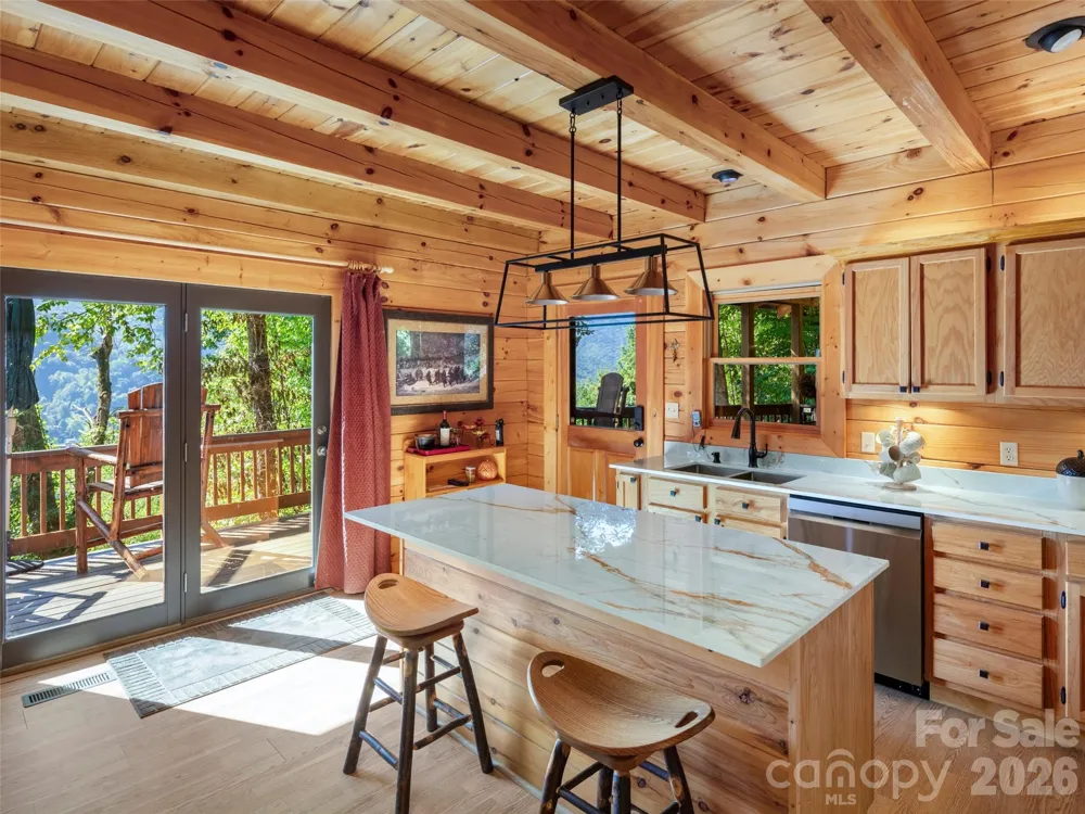 10 Cougar Lane Maggie Valley, NC 28751