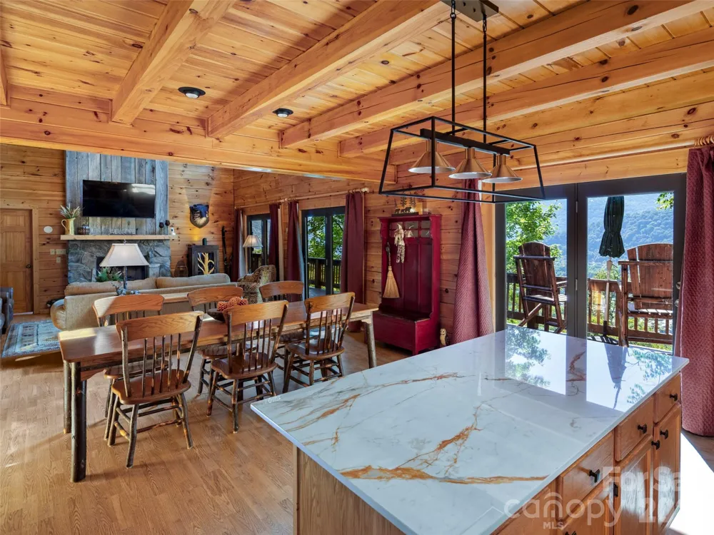 10 Cougar Lane Maggie Valley, NC 28751
