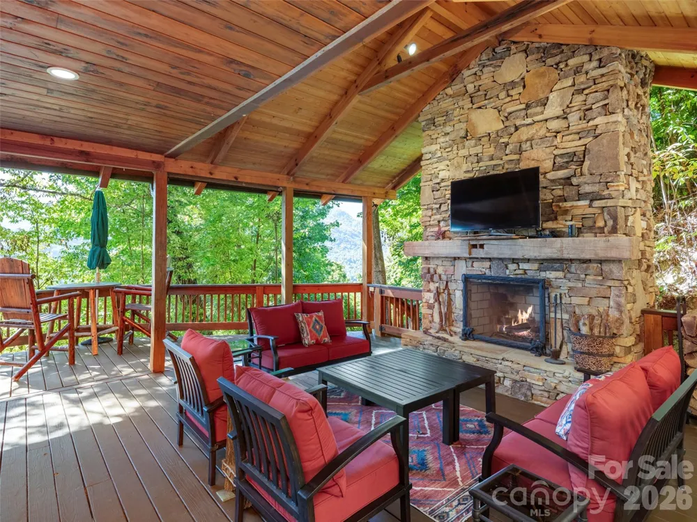 10 Cougar Lane Maggie Valley, NC 28751