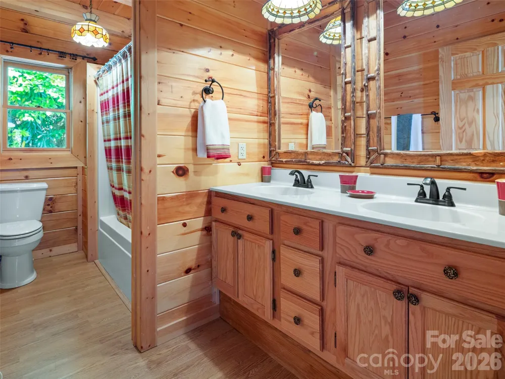 10 Cougar Lane Maggie Valley, NC 28751