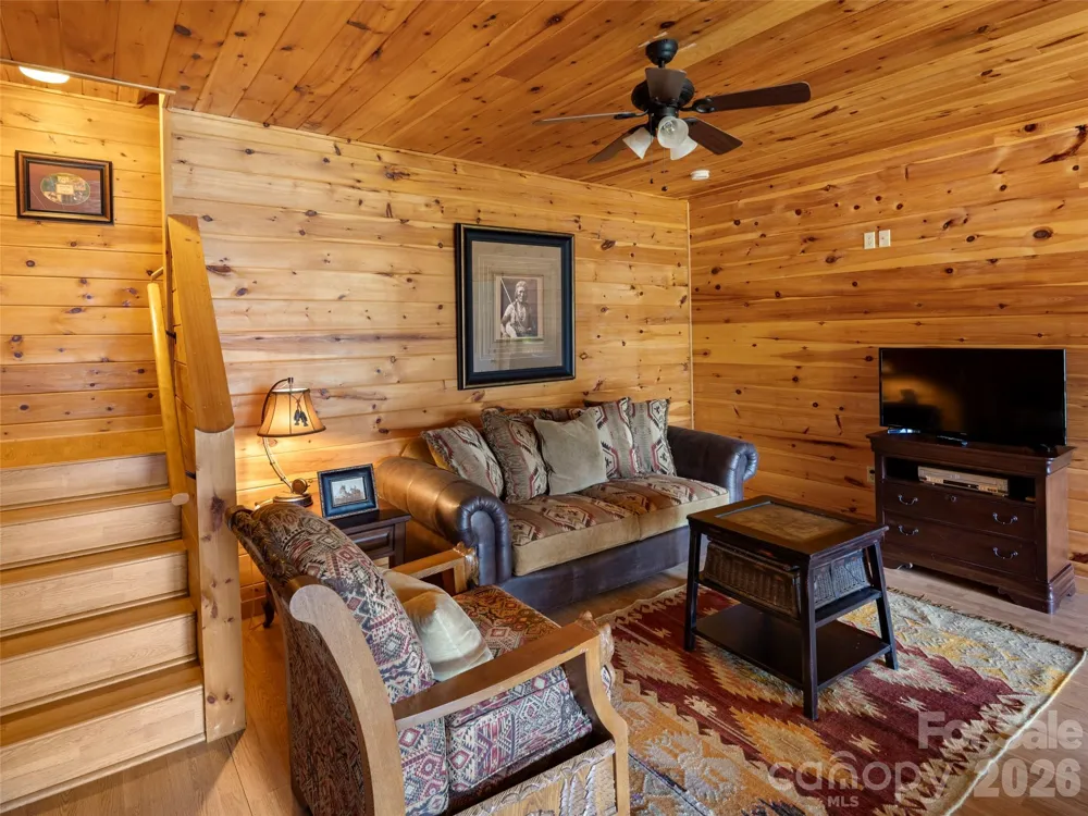 10 Cougar Lane Maggie Valley, NC 28751