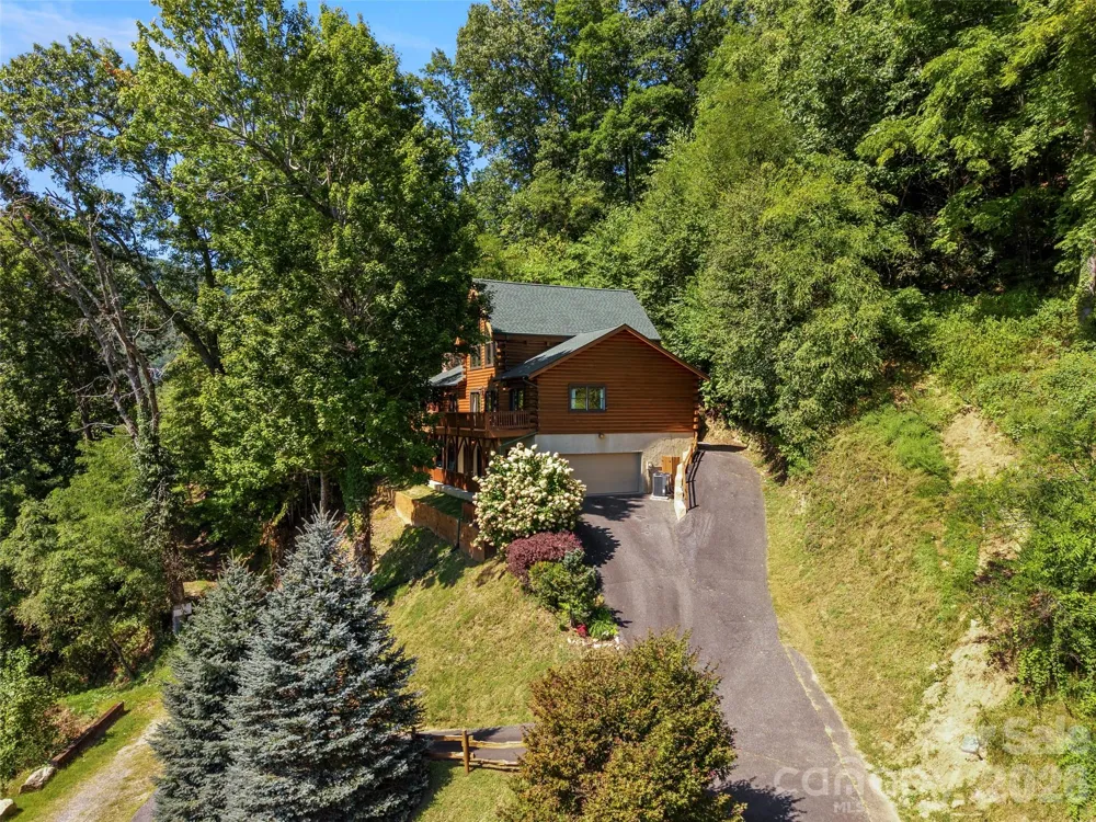 10 Cougar Lane Maggie Valley, NC 28751