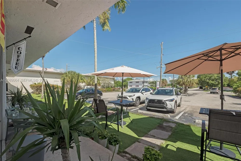 690 E Mcnab Rd Pompano Beach, FL 33060