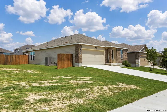 2509 Arctic Warbler New Braunfels, TX 78130