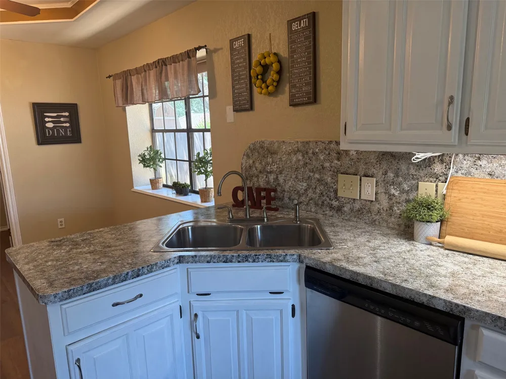 905 Summer Trail Flower Mound, TX 75028