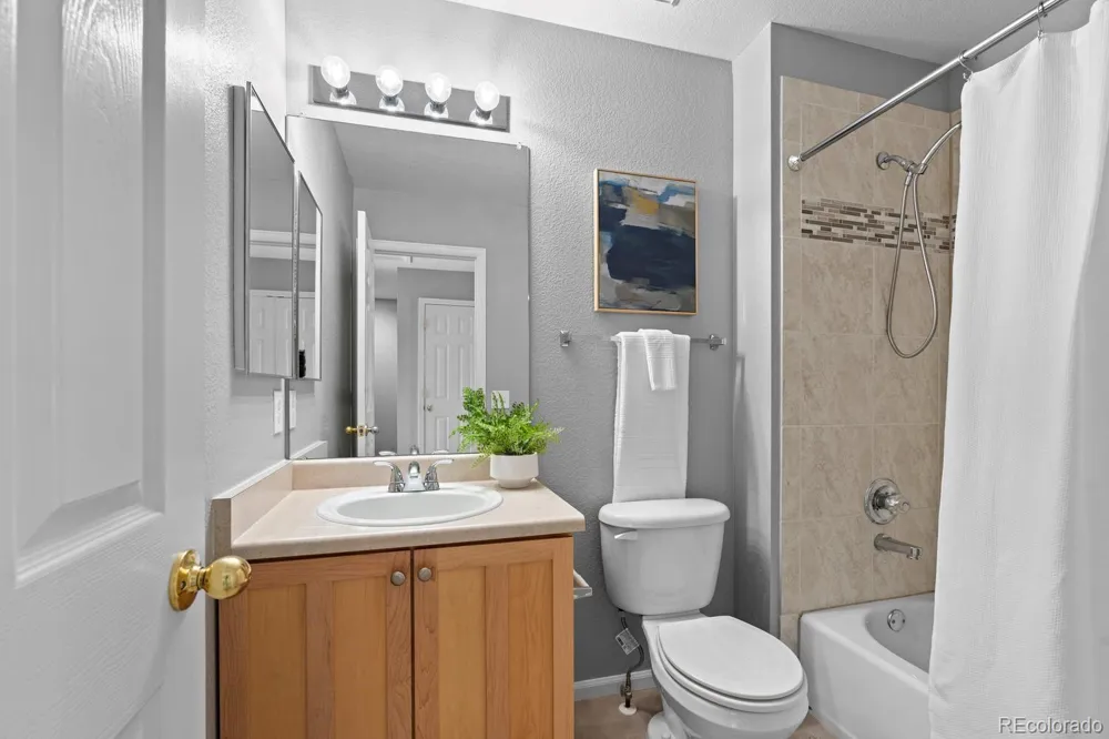 8019 S Kittredge Court Englewood, CO 80112