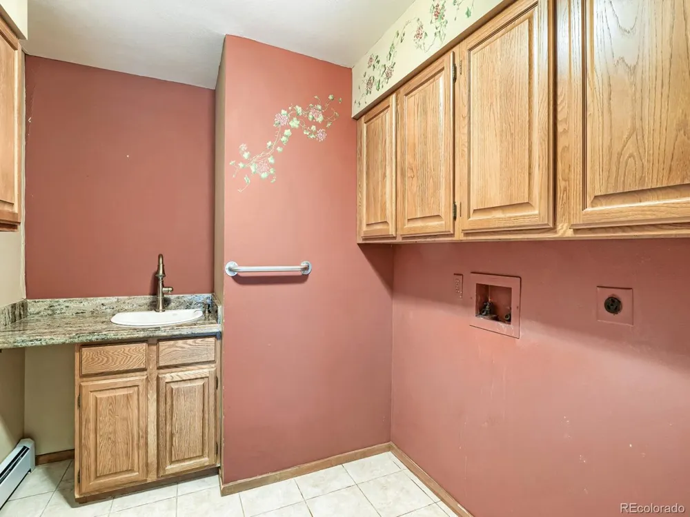 14071 W Center Drive Denver, CO 80228