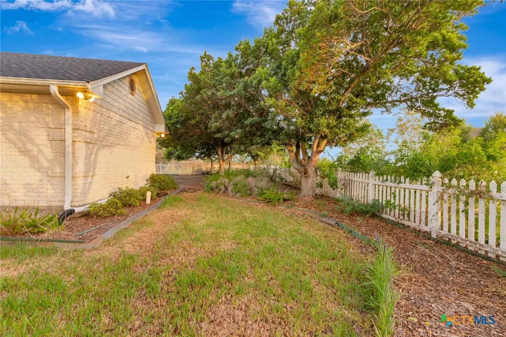 192 Huron Street Victoria, TX 77905
