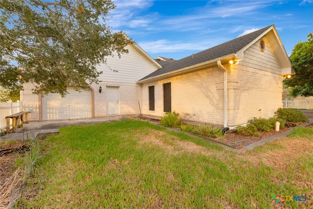192 Huron Street Victoria, TX 77905