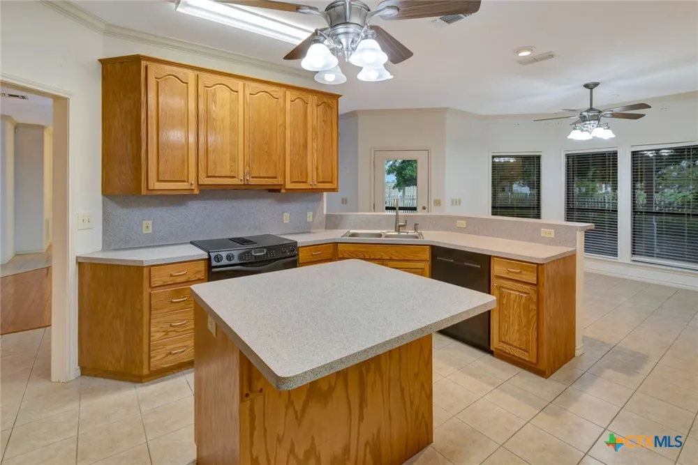 192 Huron Street Victoria, TX 77905