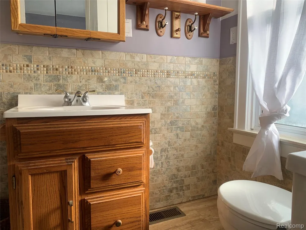35708 Brush Street Wayne City, MI 48184