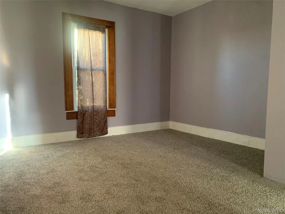 35708 Brush Street Wayne City, MI 48184