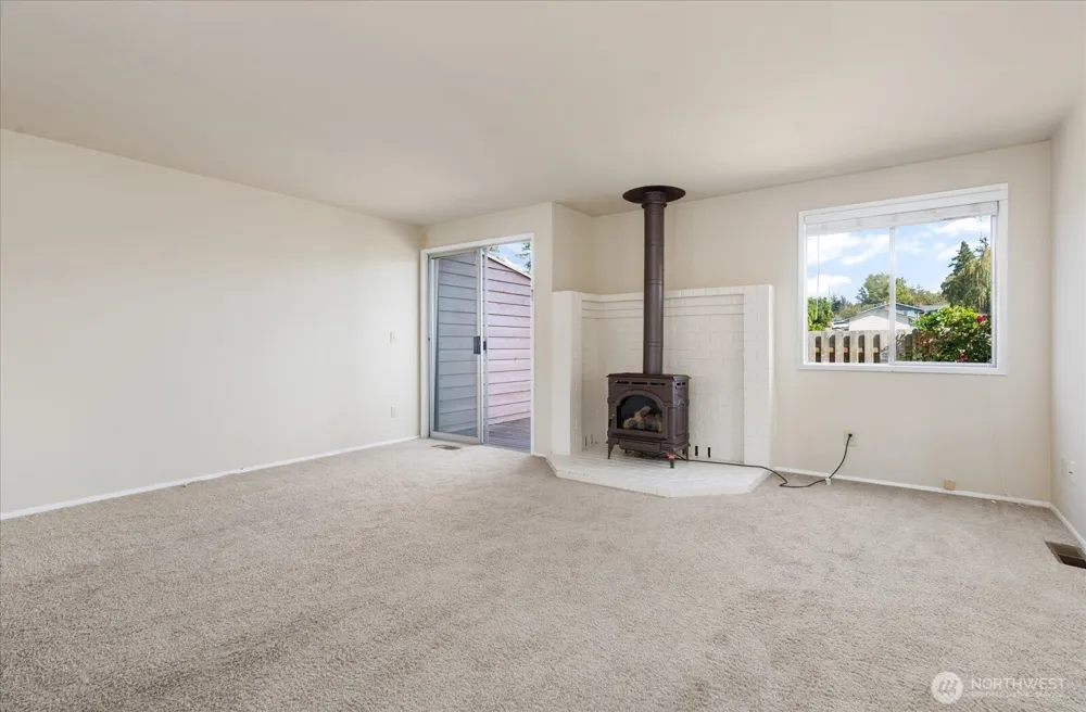 280 Nunan Loop #2 Oak Harbor, WA 98277