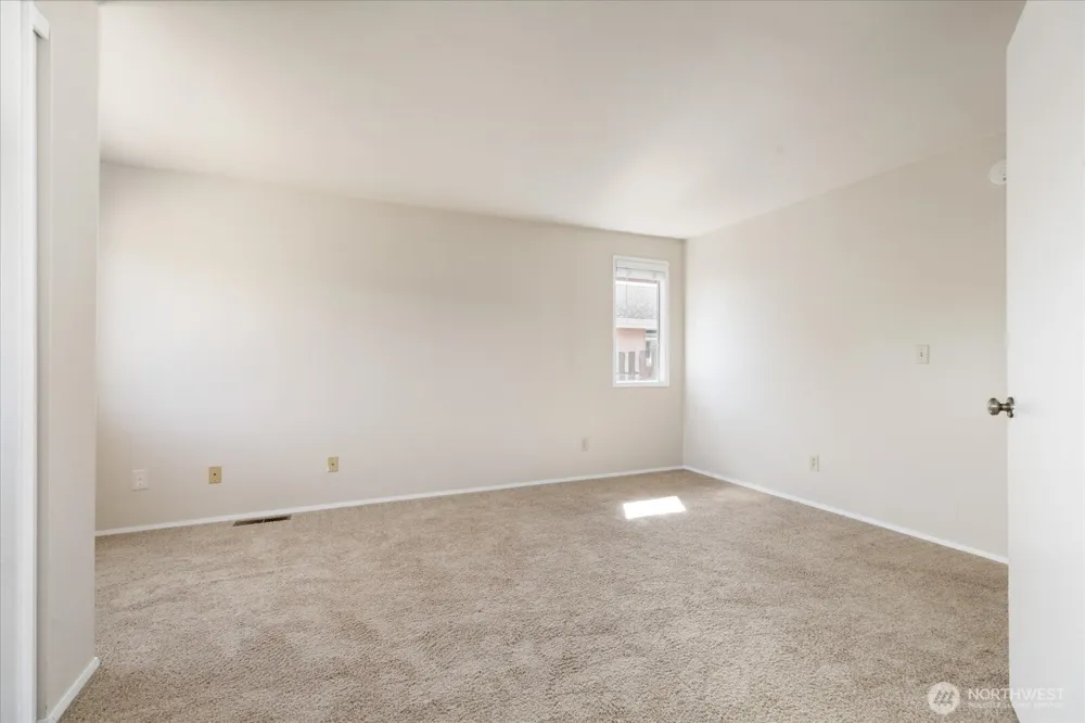280 Nunan Loop #2 Oak Harbor, WA 98277