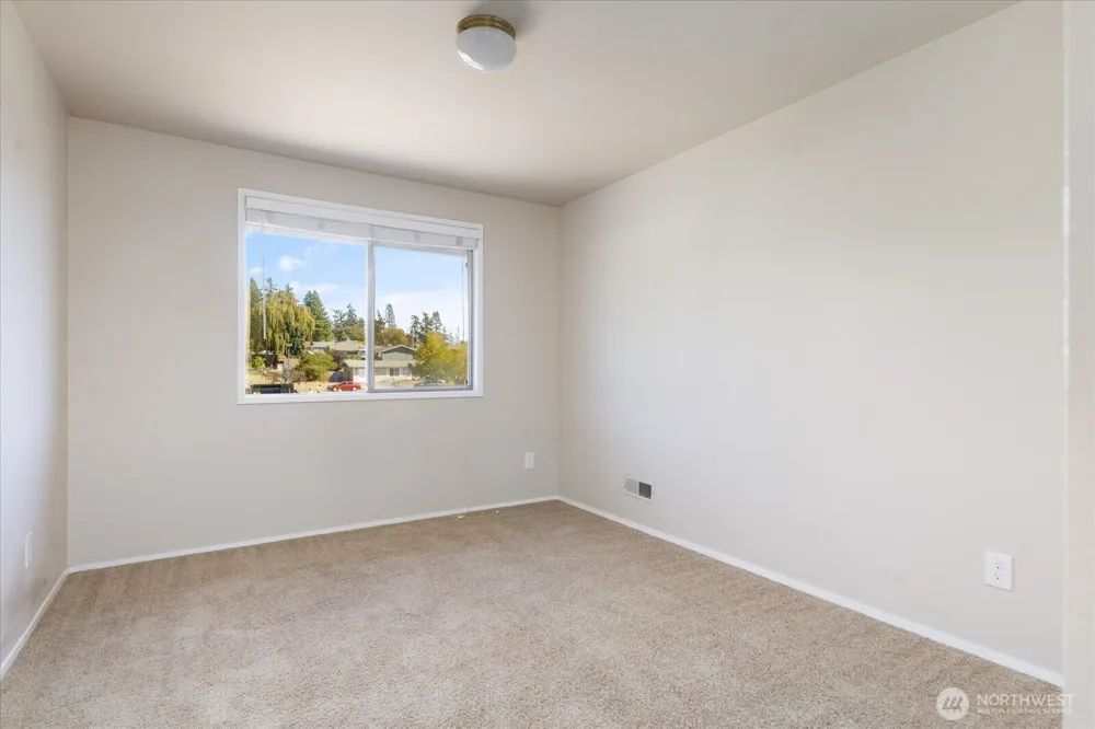 280 Nunan Loop #2 Oak Harbor, WA 98277