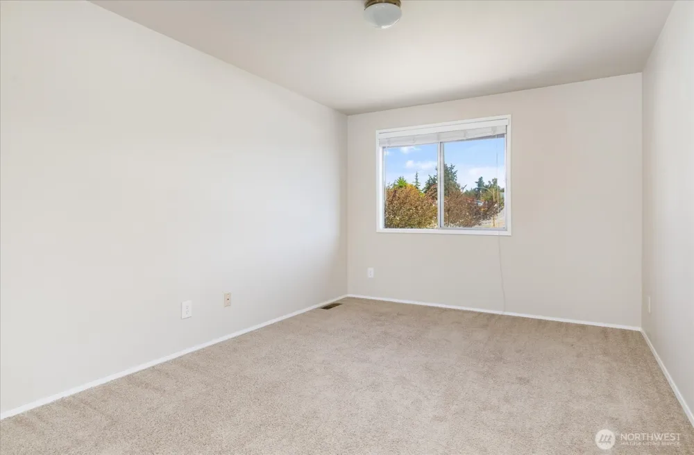 280 Nunan Loop #2 Oak Harbor, WA 98277