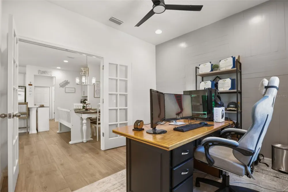 7104 DILLY LAKE AVENUE Groveland, FL 34736