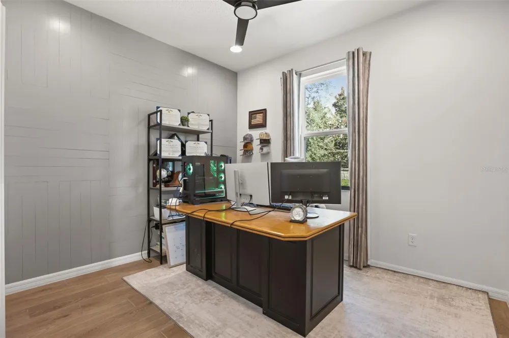 7104 DILLY LAKE AVENUE Groveland, FL 34736