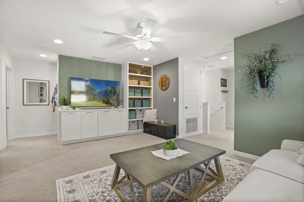 7104 DILLY LAKE AVENUE Groveland, FL 34736