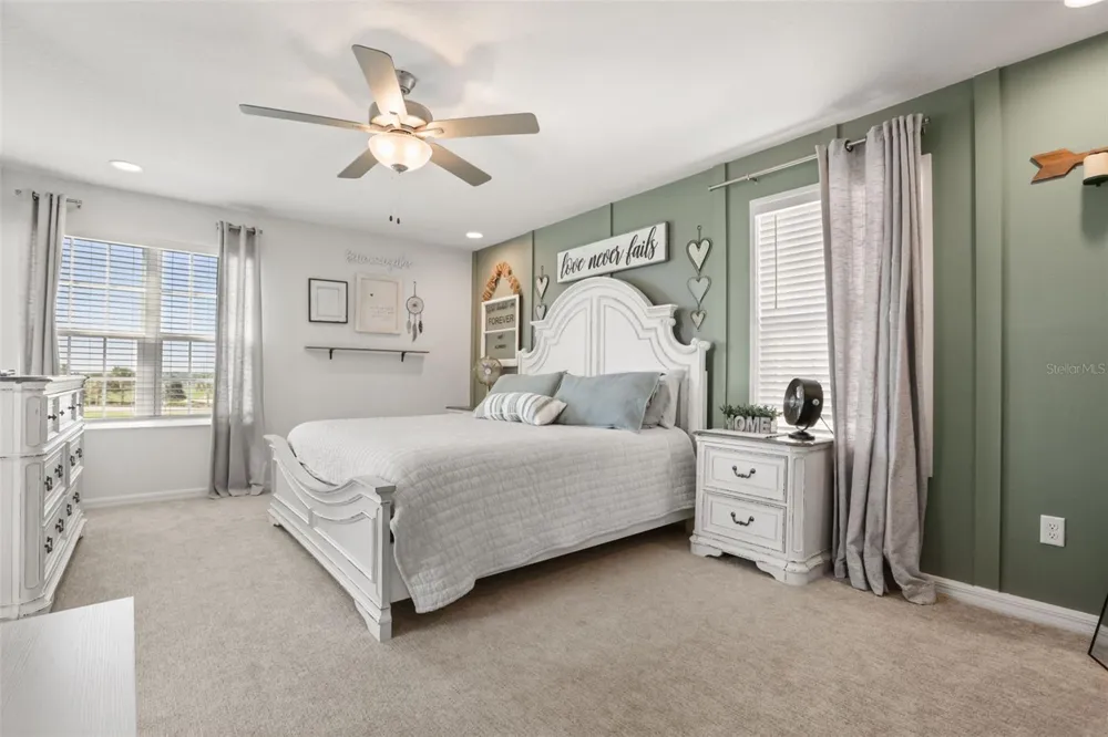 7104 DILLY LAKE AVENUE Groveland, FL 34736