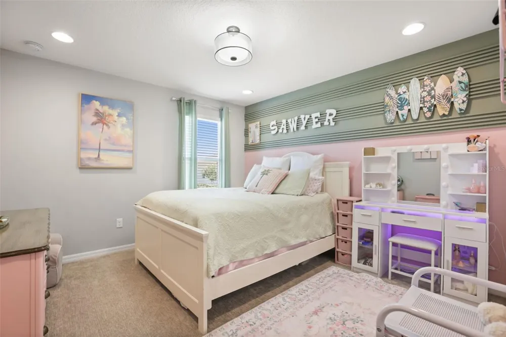 7104 DILLY LAKE AVENUE Groveland, FL 34736