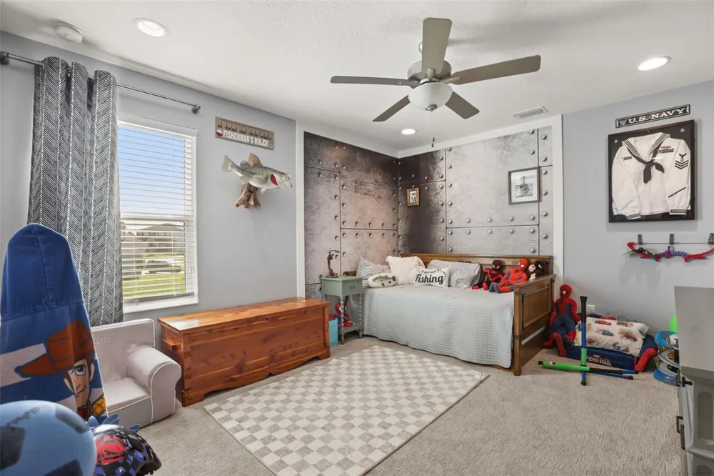 7104 DILLY LAKE AVENUE Groveland, FL 34736