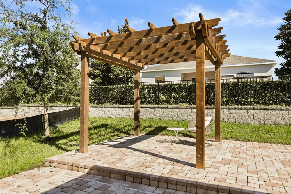7104 DILLY LAKE AVENUE Groveland, FL 34736