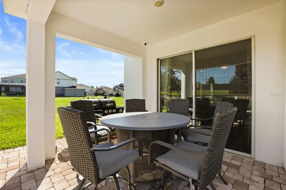 7104 DILLY LAKE AVENUE Groveland, FL 34736
