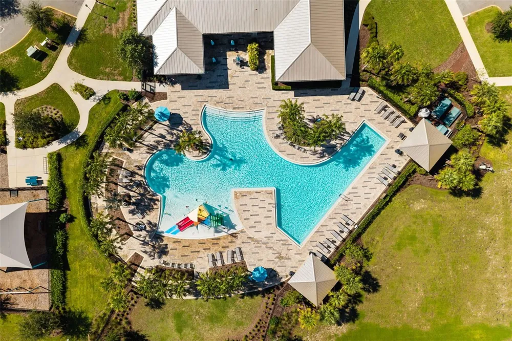 7104 DILLY LAKE AVENUE Groveland, FL 34736