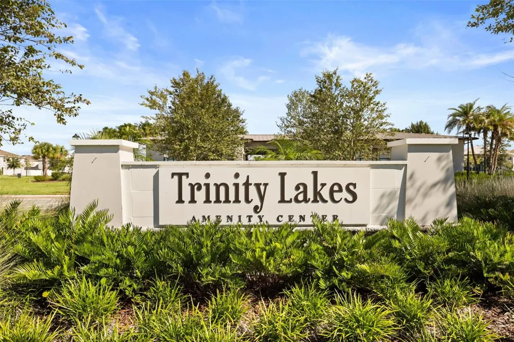 7104 DILLY LAKE AVENUE Groveland, FL 34736