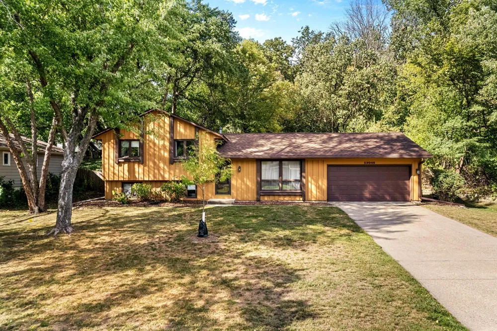 13045 Eveleth Avenue Apple Valley, MN 55124