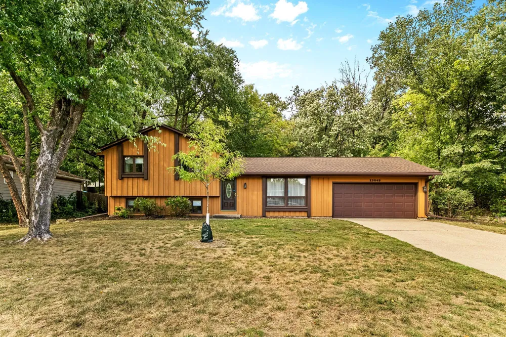 13045 Eveleth Avenue Apple Valley, MN 55124
