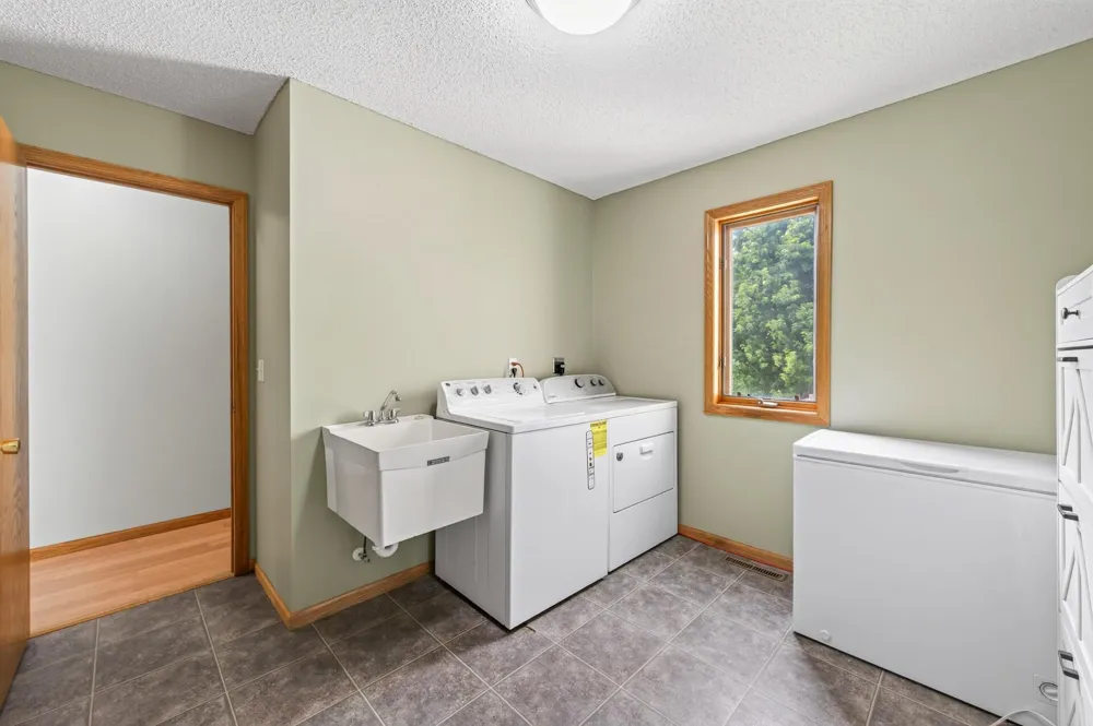 19408 Albany Court NW Elk River, MN 55330
