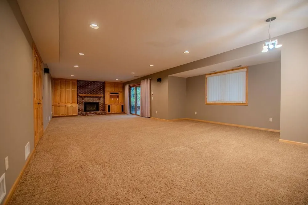 13856 Essex Trail Apple Valley, MN 55124