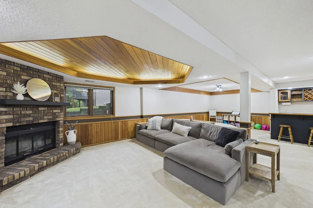 3680 Widgeon Way Eagan, MN 55123