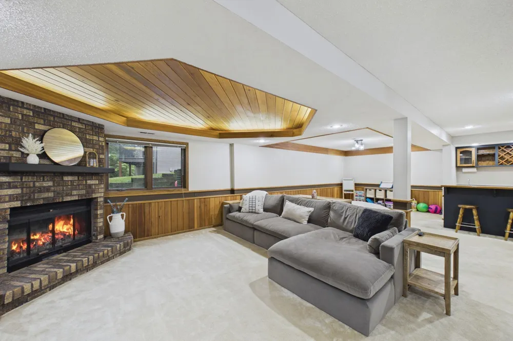 3680 Widgeon Way Eagan, MN 55123