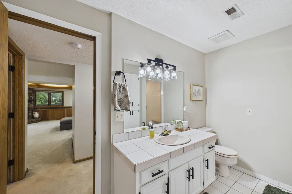 3680 Widgeon Way Eagan, MN 55123