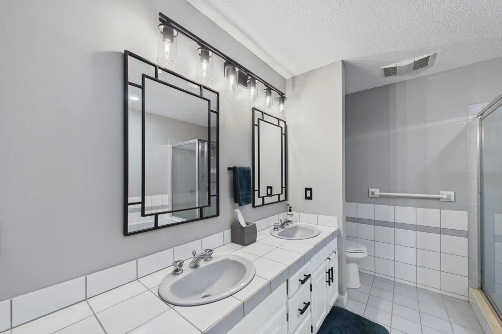 3680 Widgeon Way Eagan, MN 55123